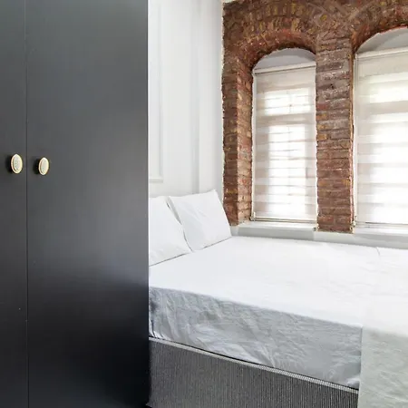 Modern Flat In The شقة *